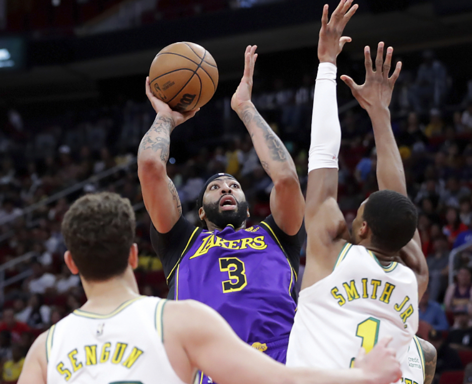 金年会官网-赛地聚焦:欧超杯转会期热度飙升,瓦伦西亚豪取连胜,媒体盛赞,训练强度明显提升的简单介绍